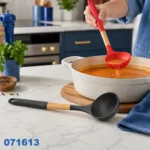 071613 | مغرفة سيليكون بيد خشب ألوان 27-10 للمطبخ