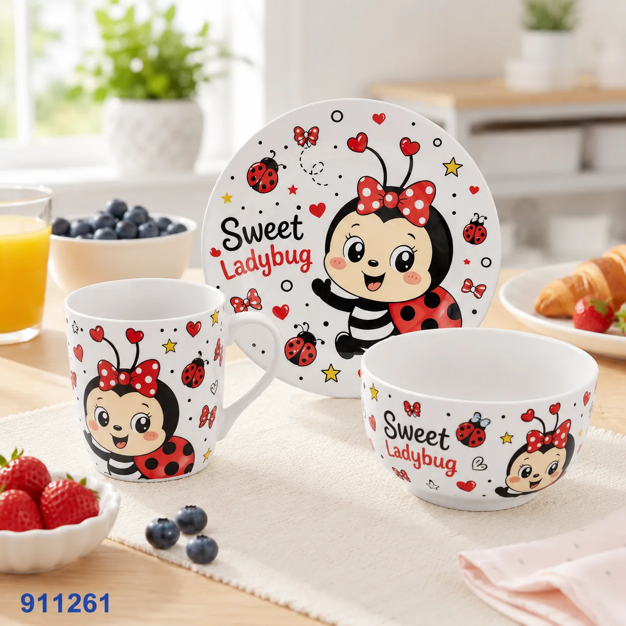 911261_1 طقم إفطار أطفال 3 قطع بتصميم Sweet Ladybug | بيت الحاجة - الصورة 1